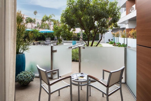 Shore Hotel image 25